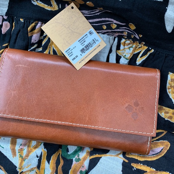 Patricia Nash Handbags - Patricia Nash Smooth Leather Wallet